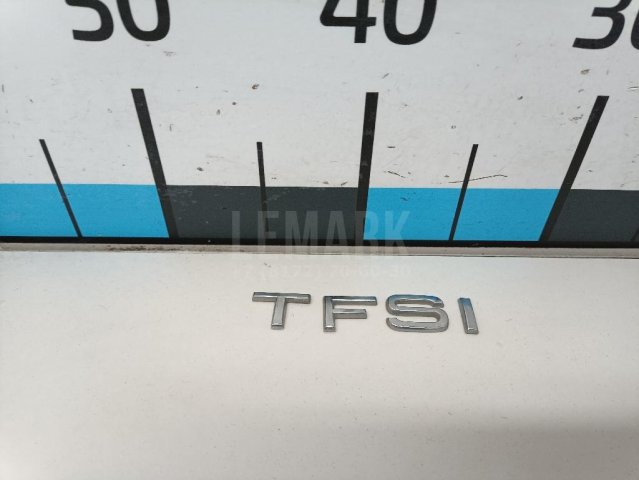 Эмблема на крышку багажника