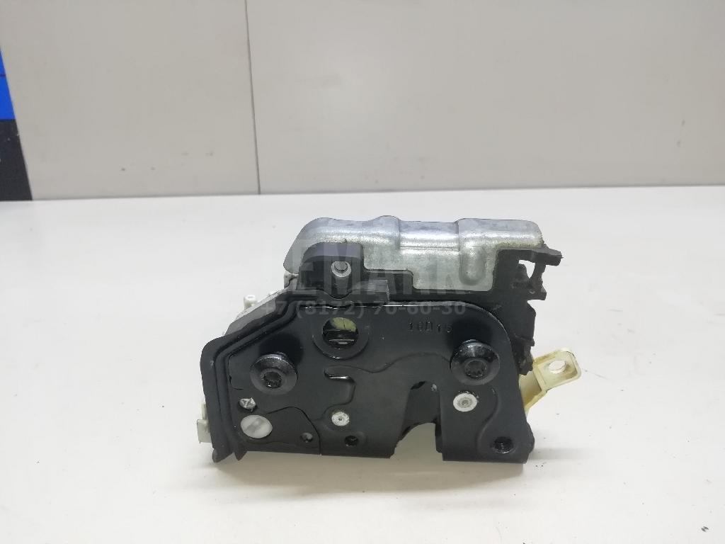 Замок двери передней правой