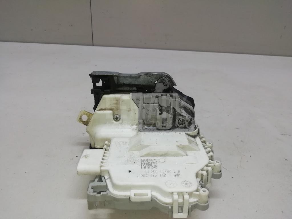 Замок двери передней правой