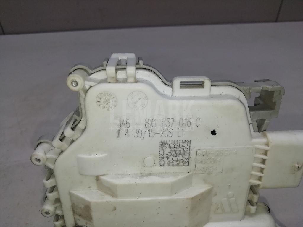 Замок двери передней правой