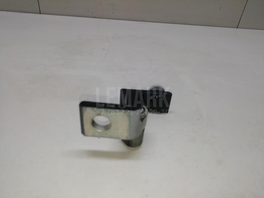 Петля двери