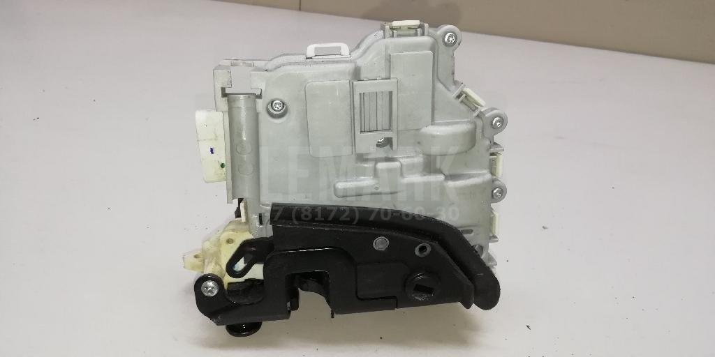 Замок двери задней правой