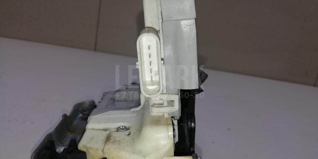 Замок двери задней правой