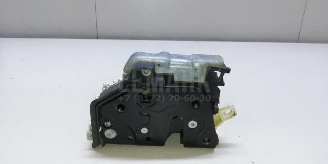 Замок двери передней правой