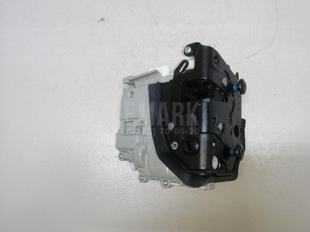 Замок двери задней левой