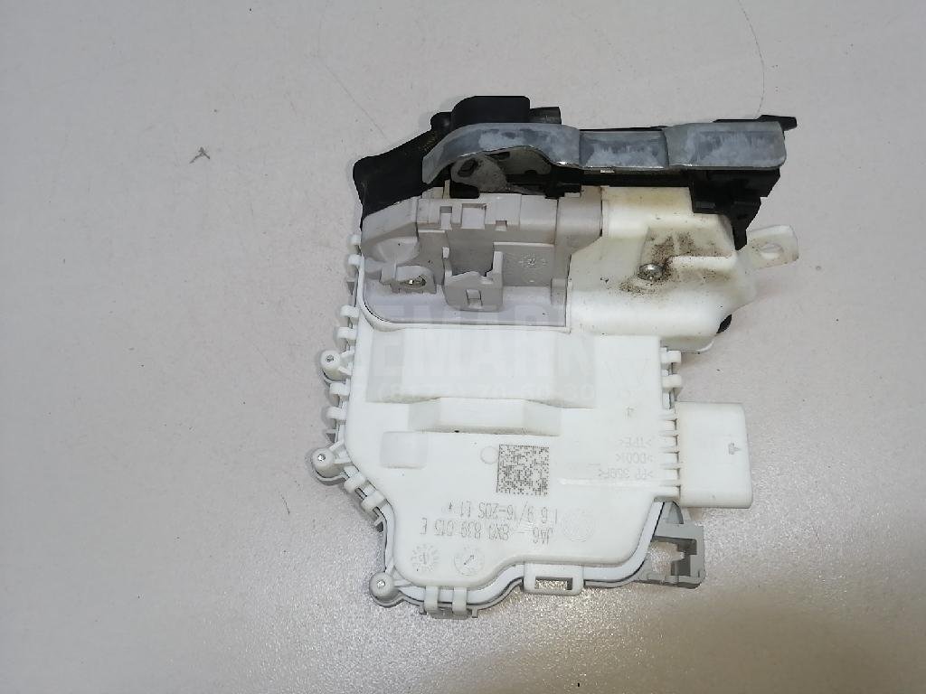 Замок двери задней левой