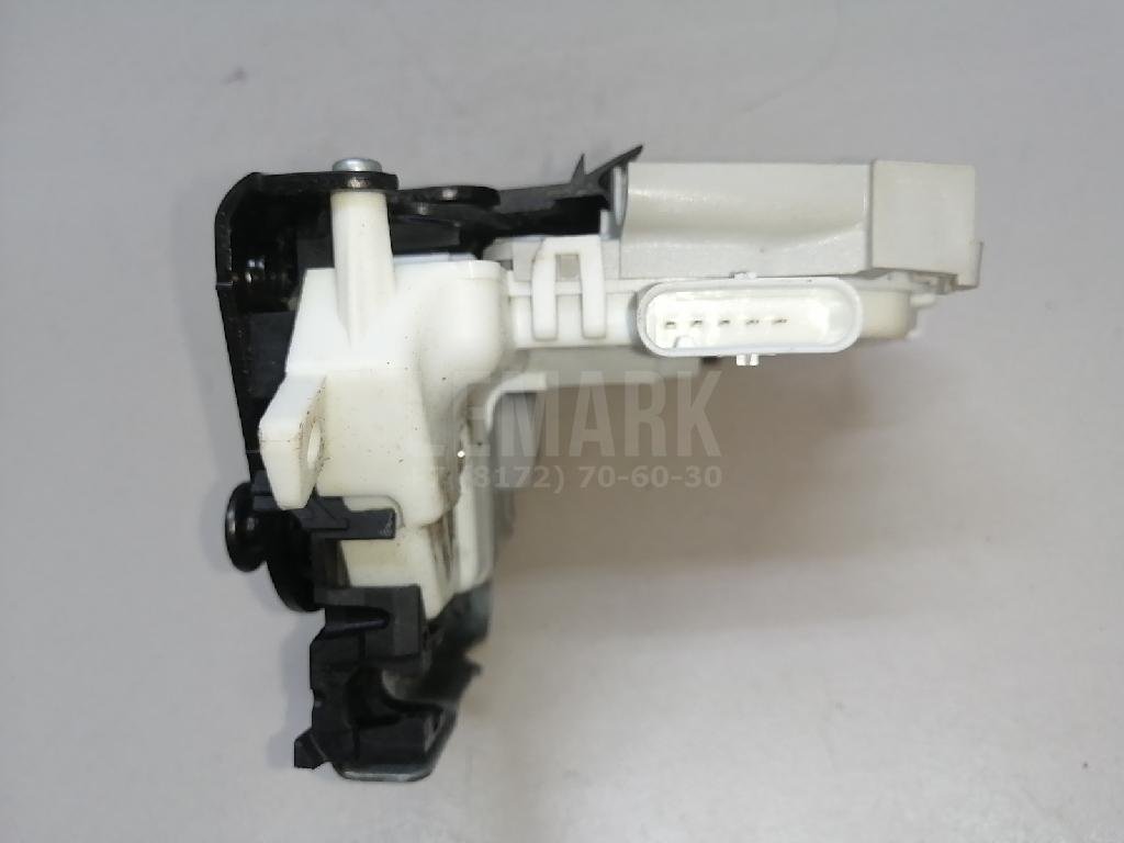 Замок двери задней левой