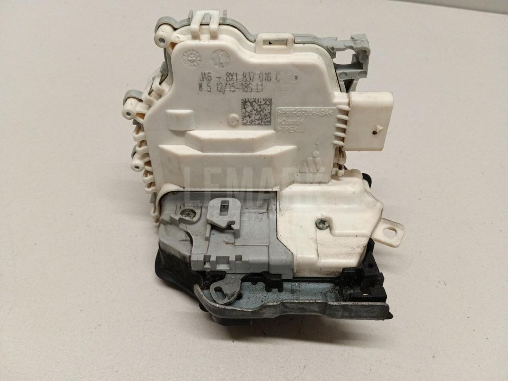 Замок двери передней правой