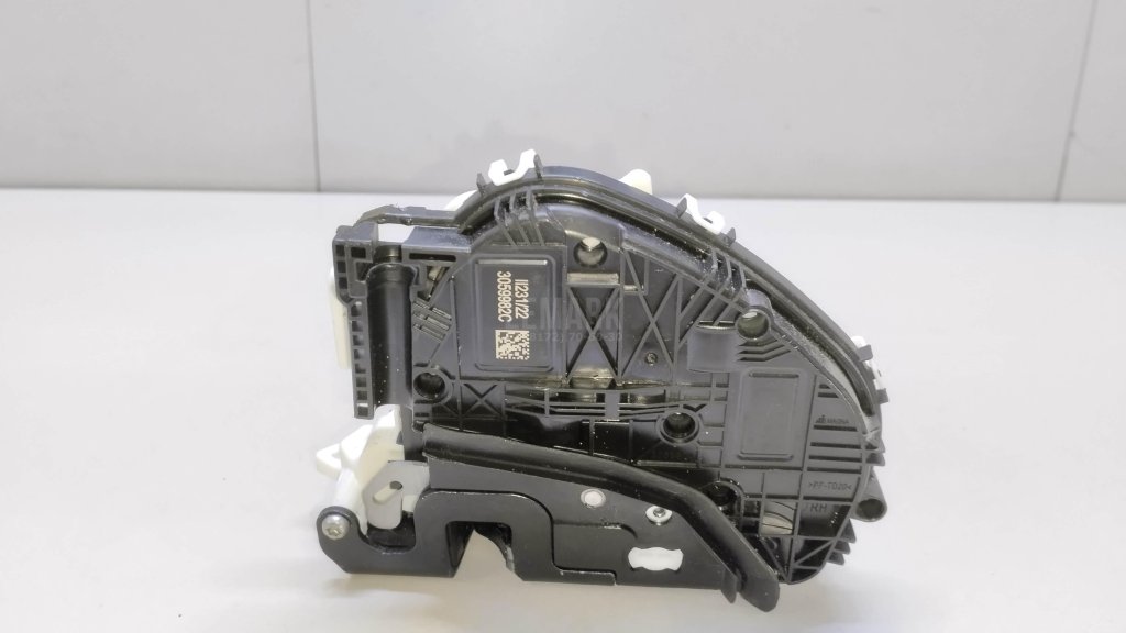 Замок двери передней правой