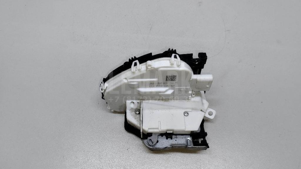 Замок двери передней правой