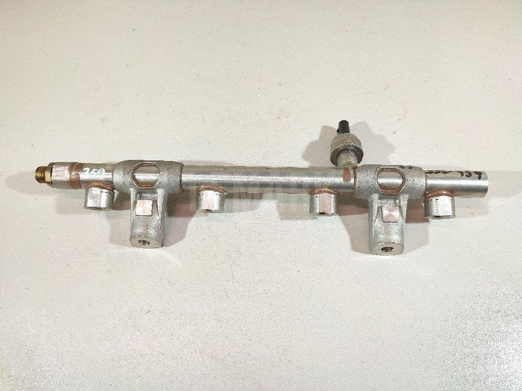 Рейка топливная (рампа)