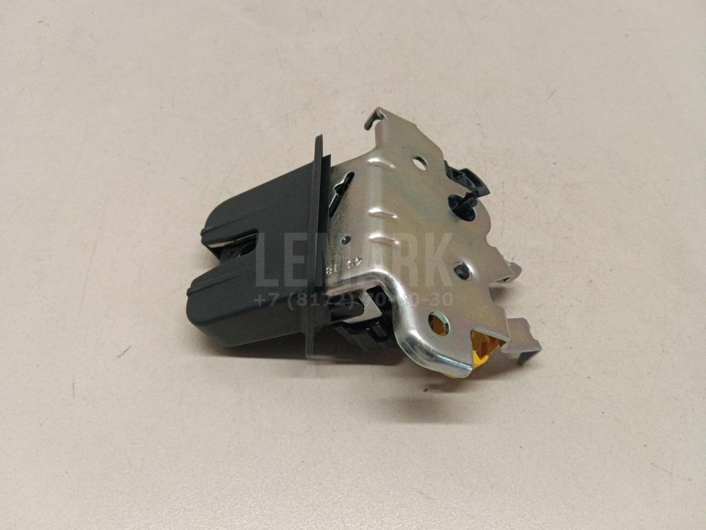 Замок багажника