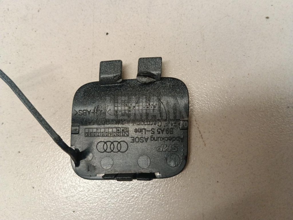 Заглушка буксировочного крюка