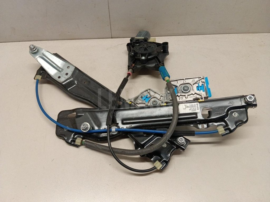 Стеклоподъемник электр. задний правый