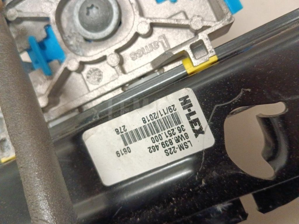 Стеклоподъемник электр. задний правый