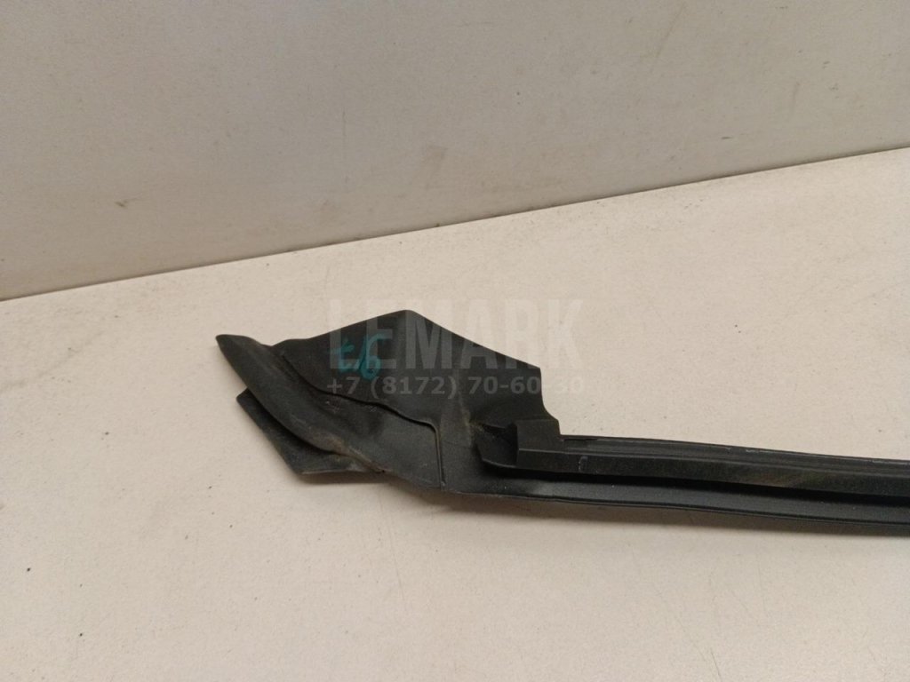 Уплотнитель стекла двери