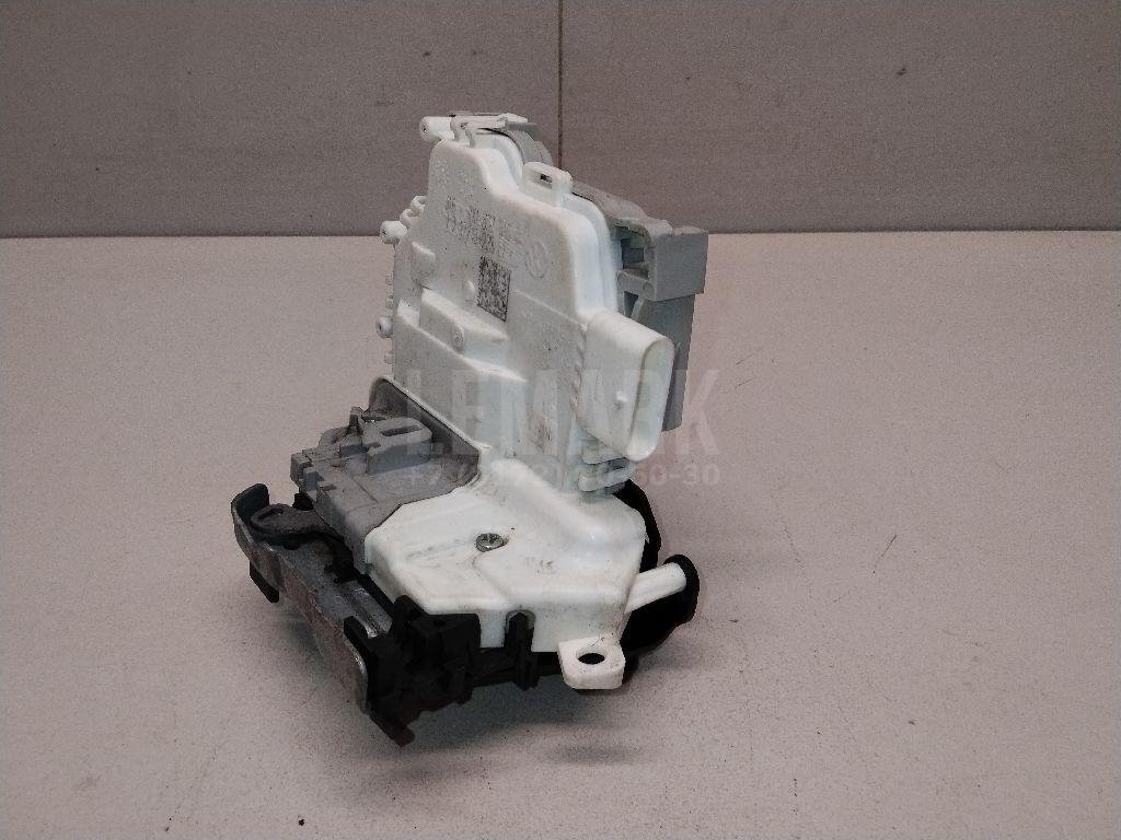 Замок двери передней правой