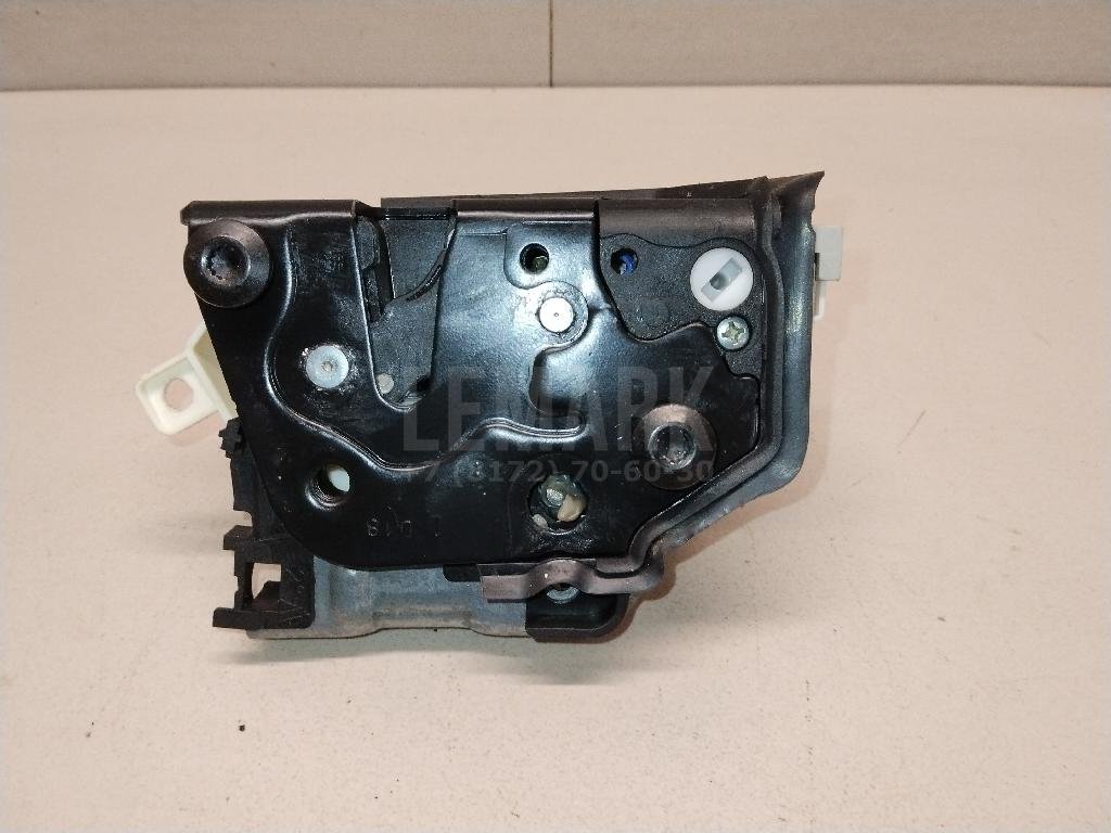 Замок двери передней правой