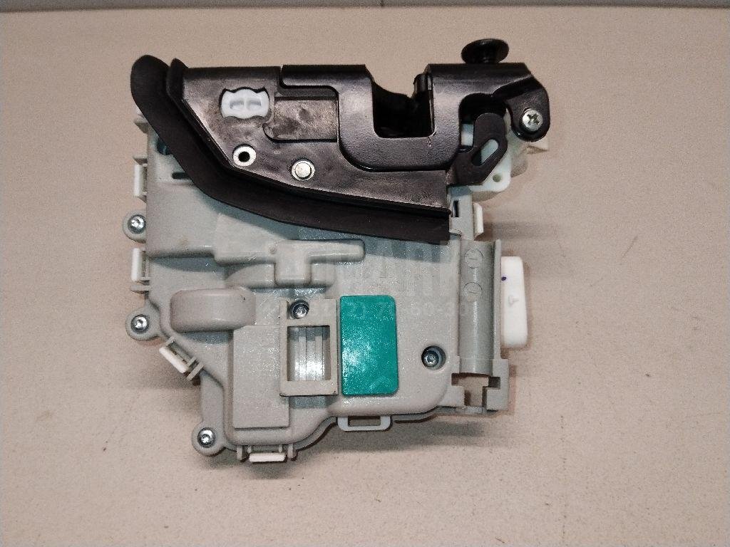 Замок двери передней правой