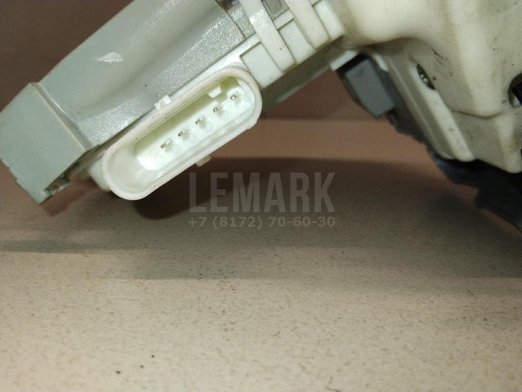 Замок двери передней правой