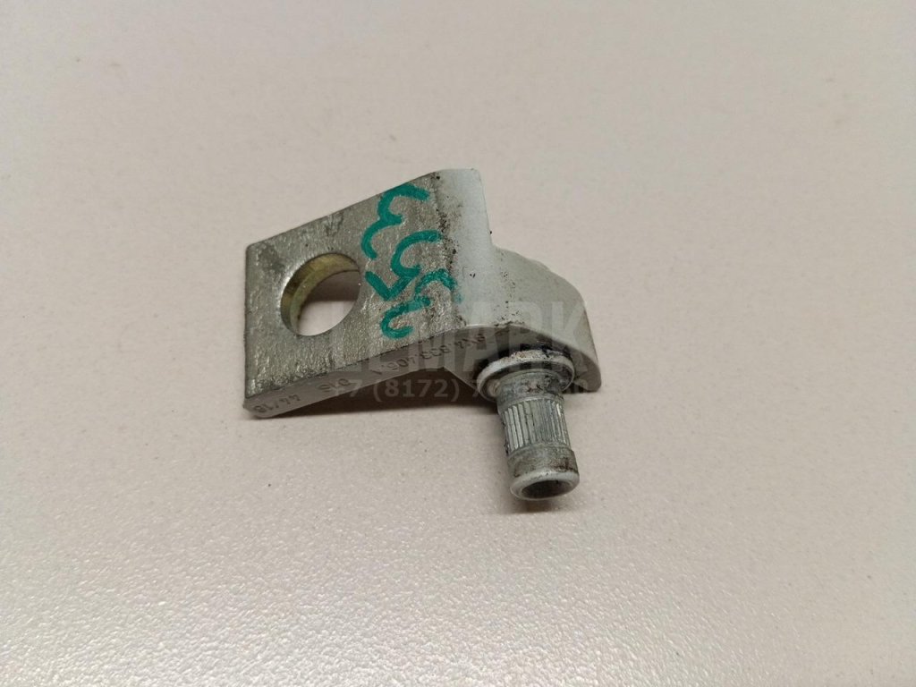 Петля двери