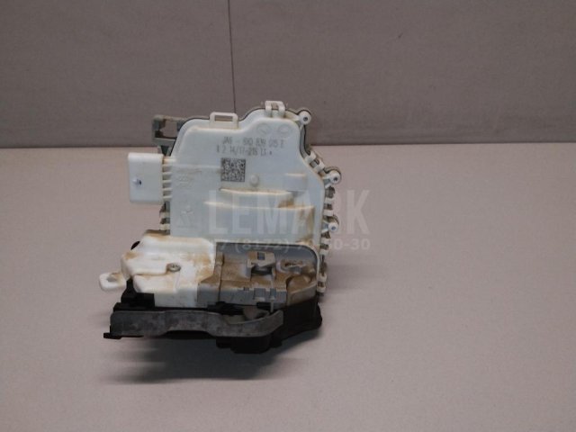 Замок двери задней левой