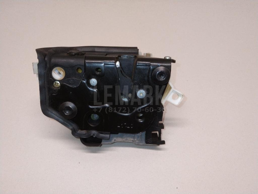 Замок двери задней левой