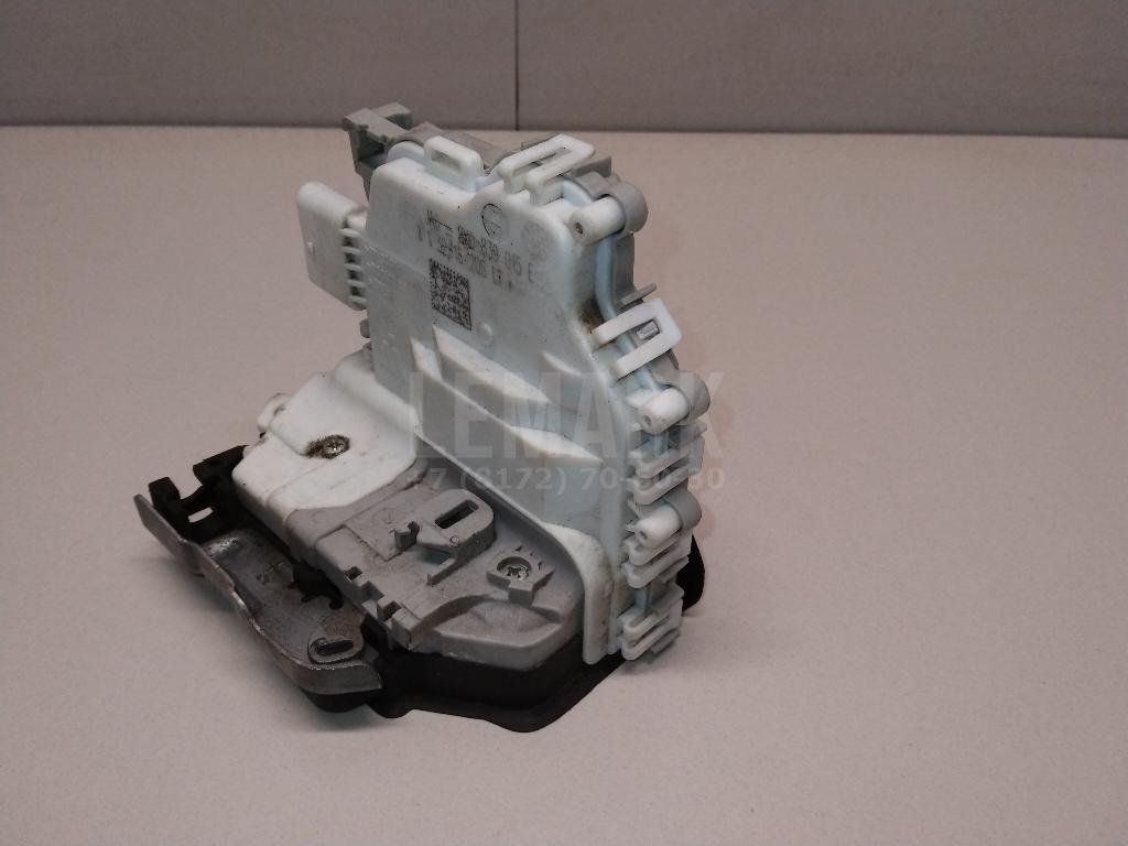 Замок двери задней левой