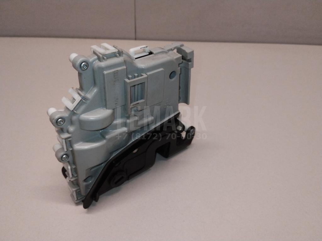 Замок двери задней левой