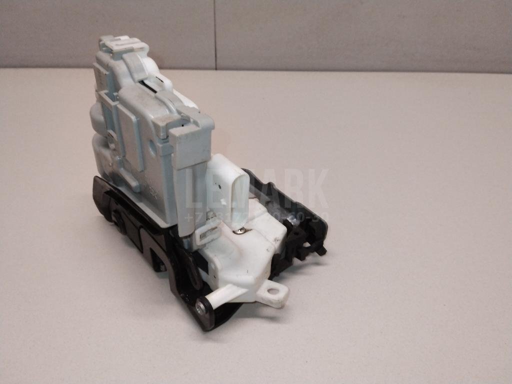 Замок двери задней левой