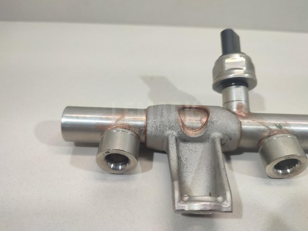 Рейка топливная (рампа)