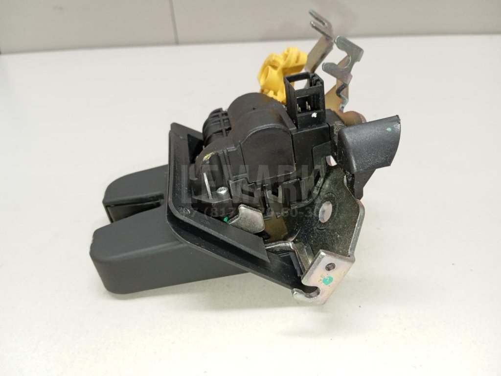 Замок багажника