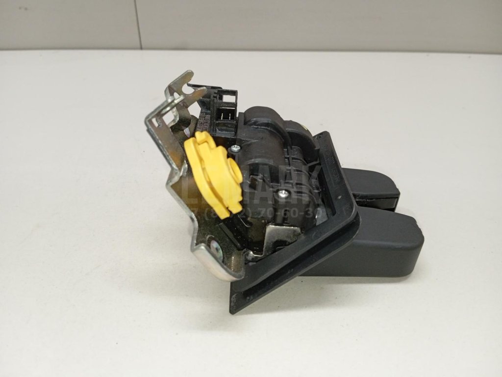 Замок багажника