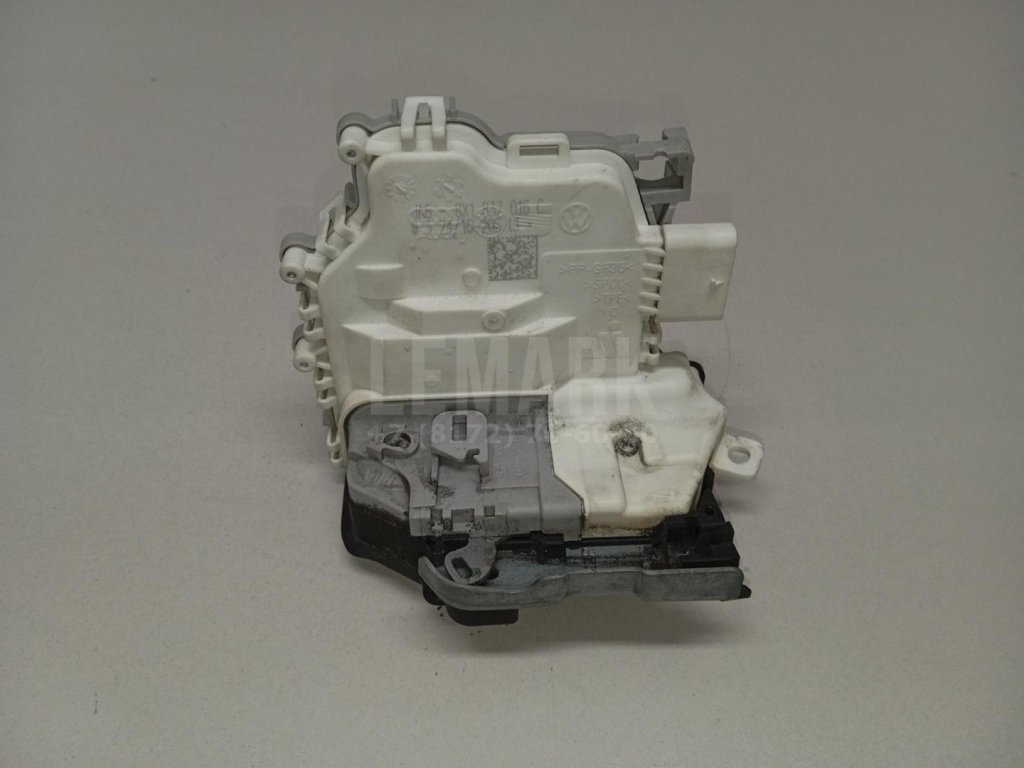 Замок двери передней правой