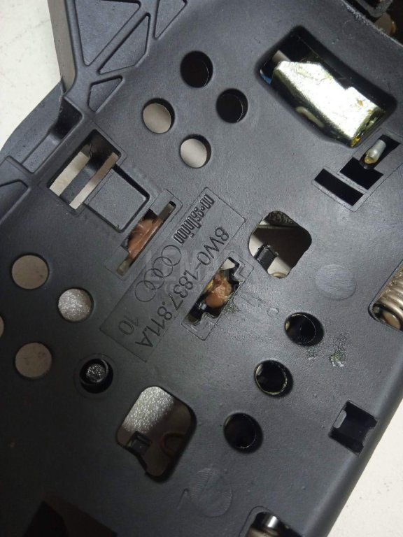 Кронштейн ручки для  Audi A1 (8X) 2010-2018