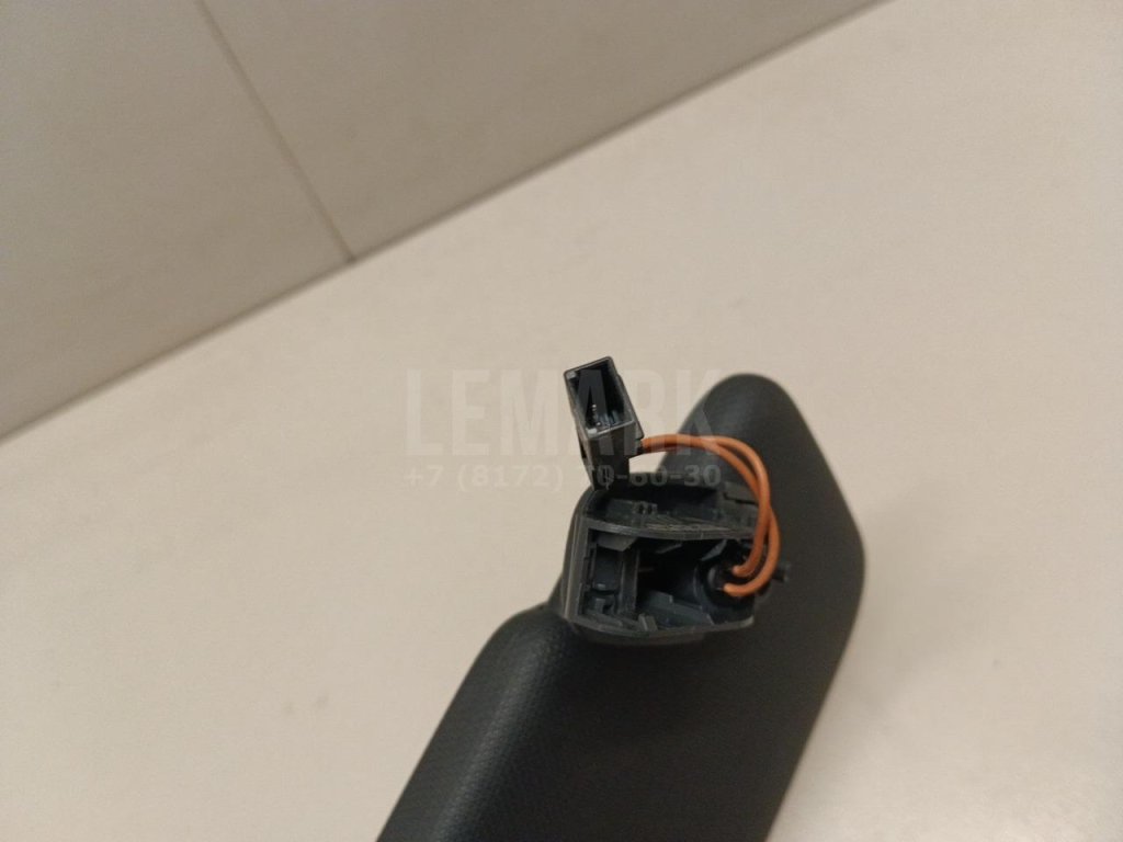 Козырек солнцезащитный (внутри)