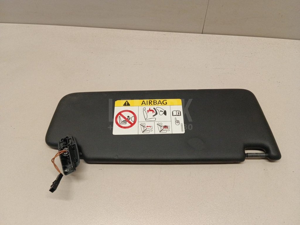 Козырек солнцезащитный (внутри)