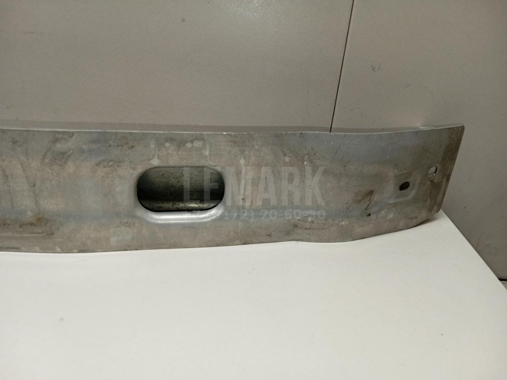 Усилитель переднего бампера