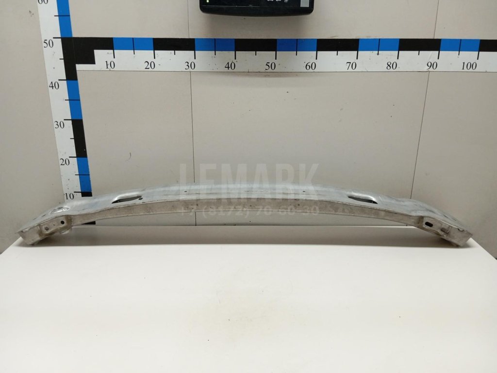 Усилитель переднего бампера