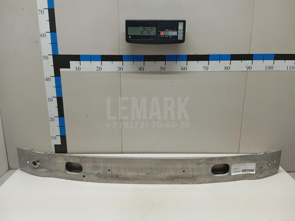 Усилитель переднего бампера