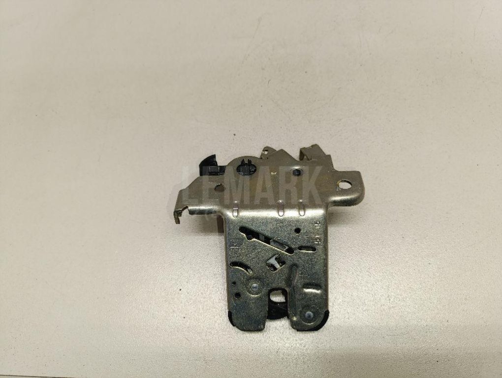 Замок багажника