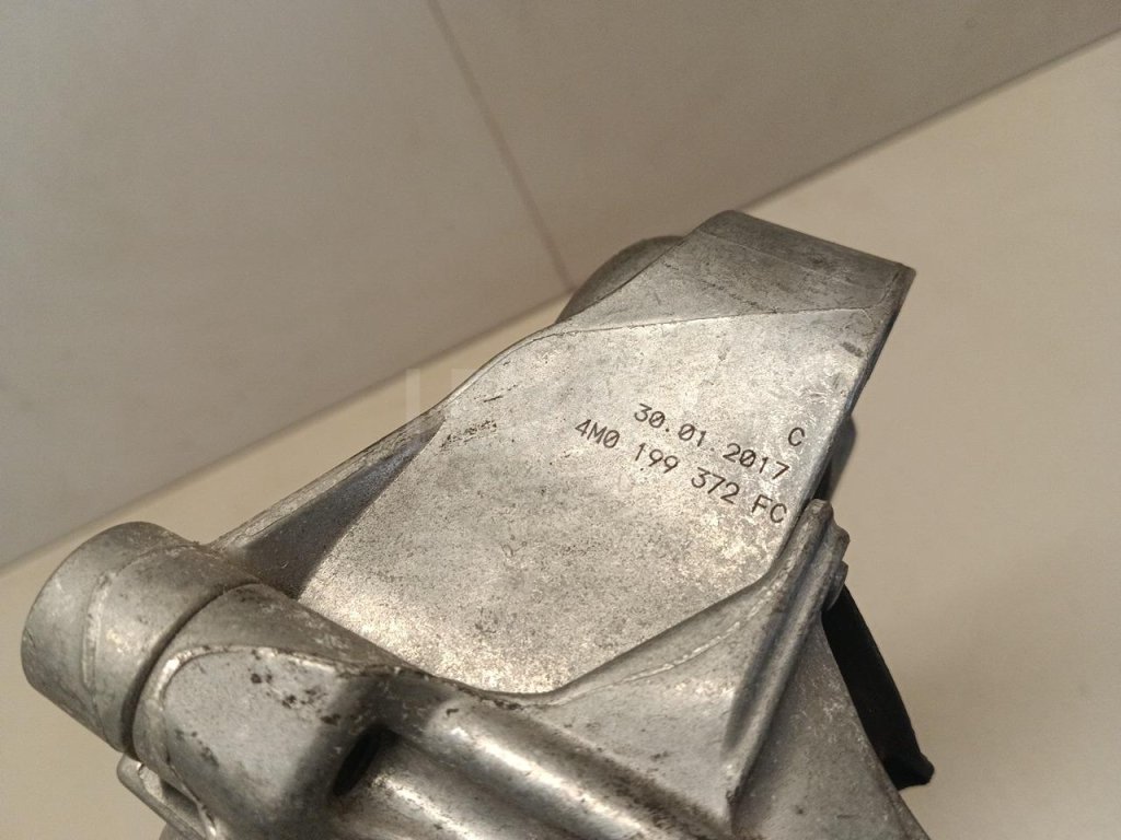 Опора двигателя правая для  Audi A3 [8PA] Sportback 2004-2013