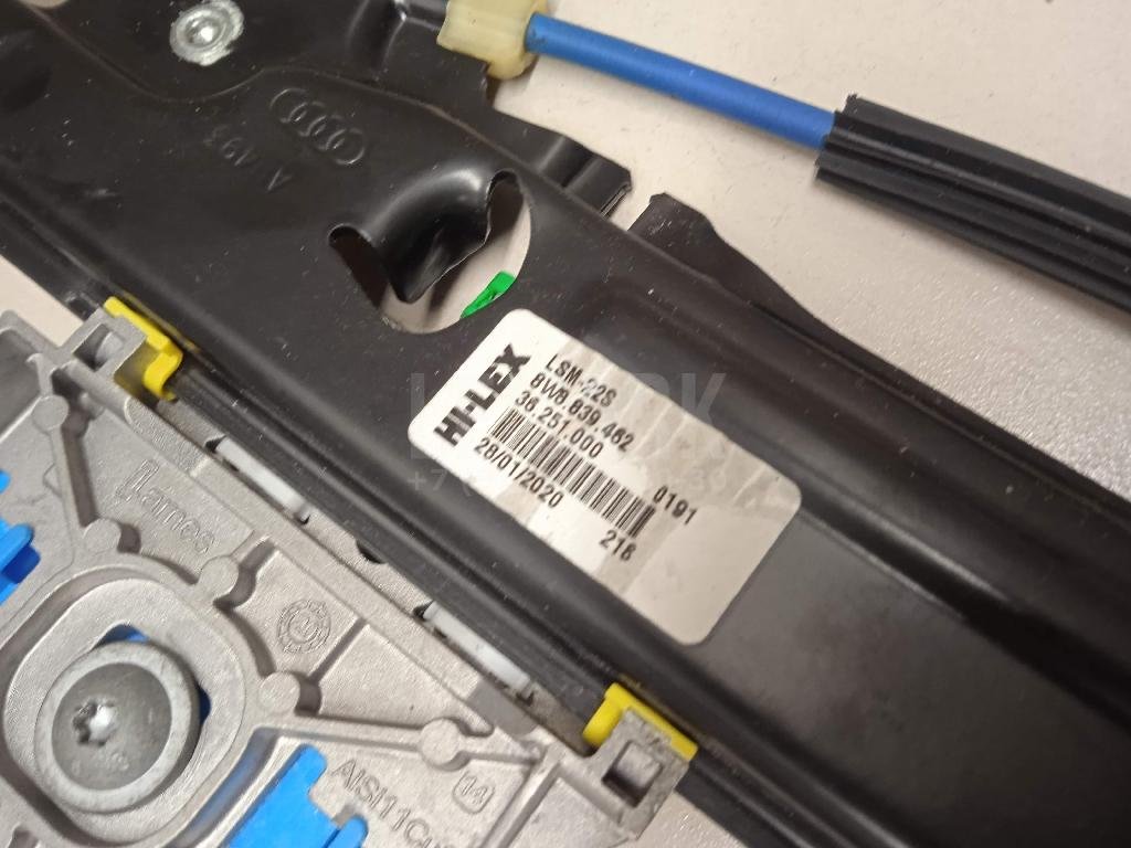 Стеклоподъемник электр. задний правый