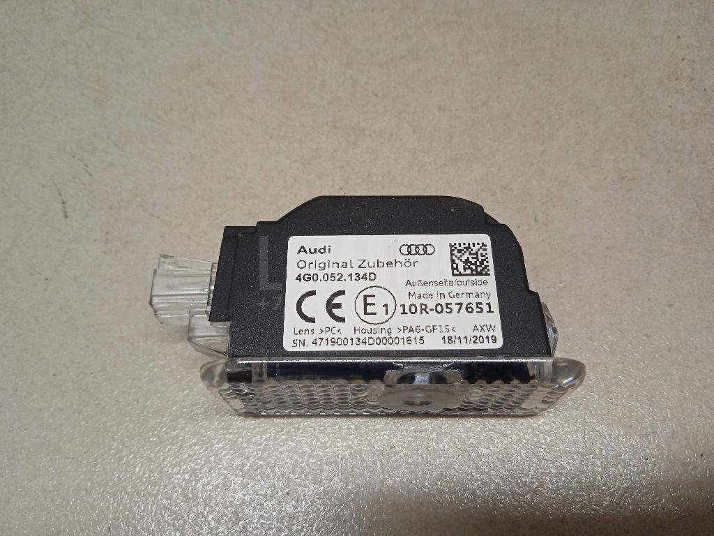 Плафон салонный