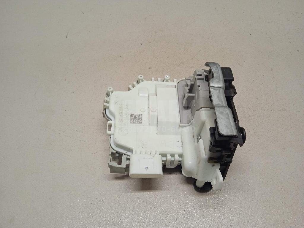 Замок двери задней левой