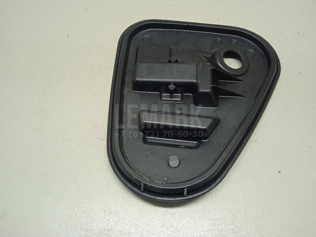 Заглушка панели двери