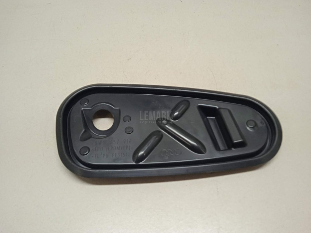 Заглушка панели двери