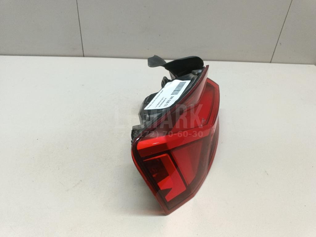 Фонарь задний наружный левый