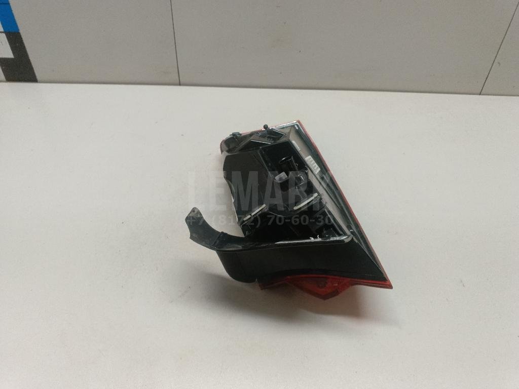 Фонарь задний наружный левый