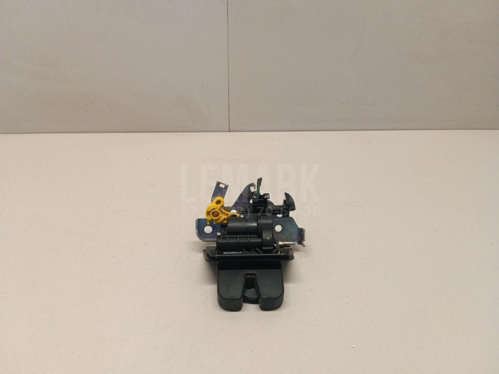 Замок багажника